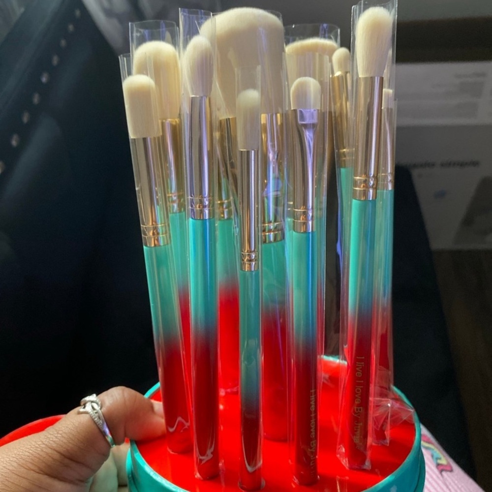 Juvia place makeup brushes